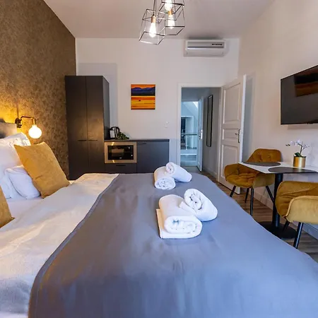 Clariss Pool & Center Отель 4*