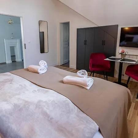 Отель Clariss Pool & Center 4*