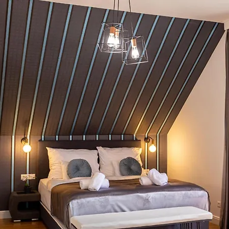 Clariss Pool & Center Отель Балатональмади