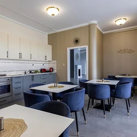 Clariss Pool & Center Hotel 4*