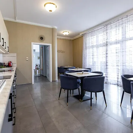 Clariss Pool & Center Балатональмади