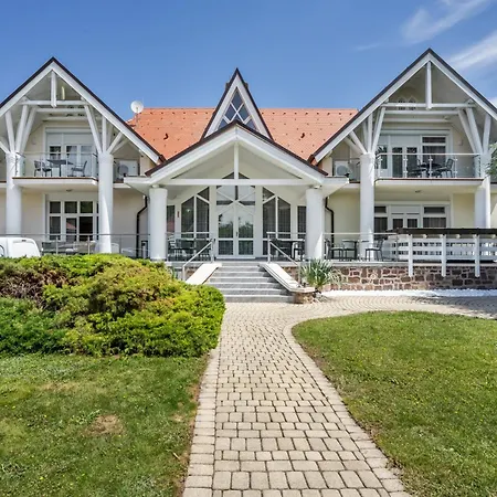 Clariss Pool & Center Balatonalmádi