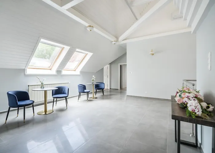 Отель Clariss Pool & Center 4*