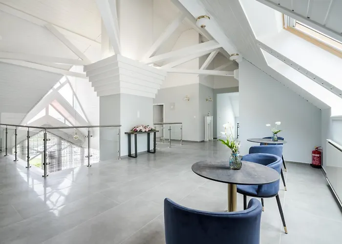 Hotel Clariss Pool & Center 4*