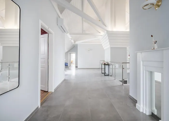 Clariss Pool & Center Отель