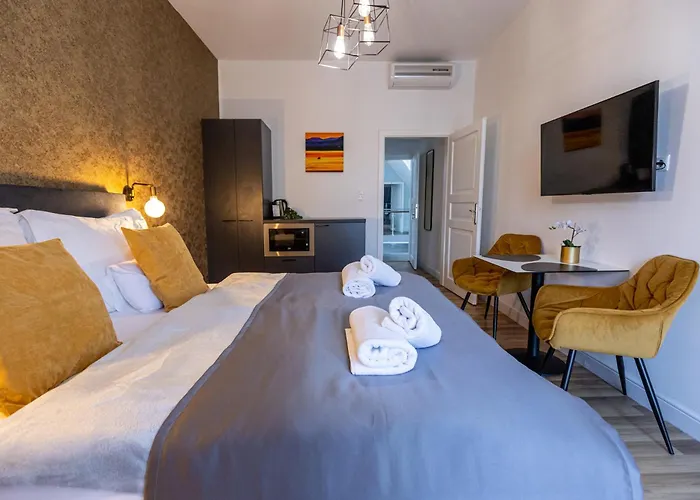 Clariss Pool & Center Отель 4*