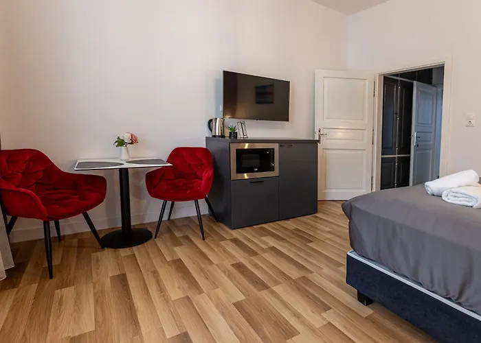 Отель Clariss Pool & Center 4*