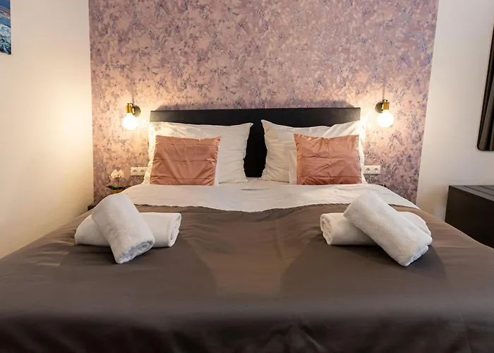 Hotel Clariss Pool & Center