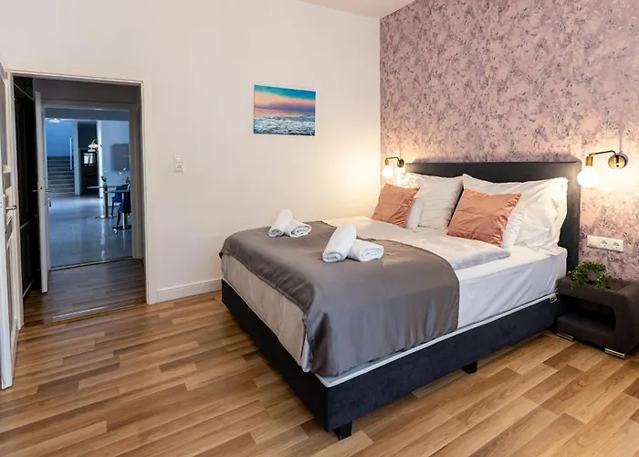 Clariss Pool & Center 4*