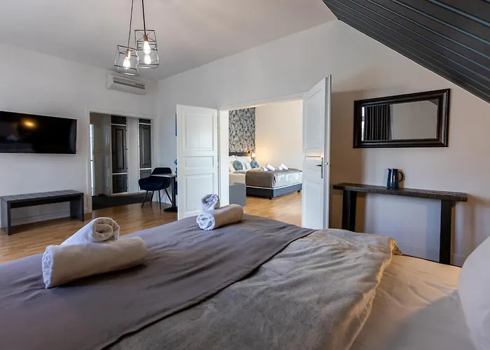 Hotel Clariss Pool & Center