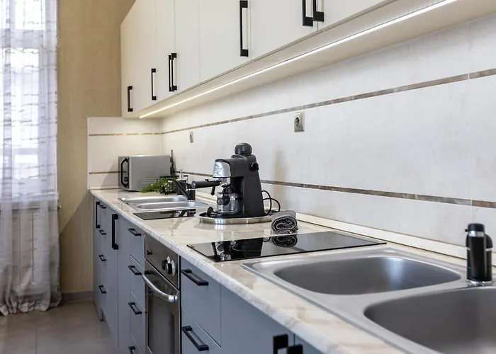 Clariss Pool & Center Отель Балатональмади