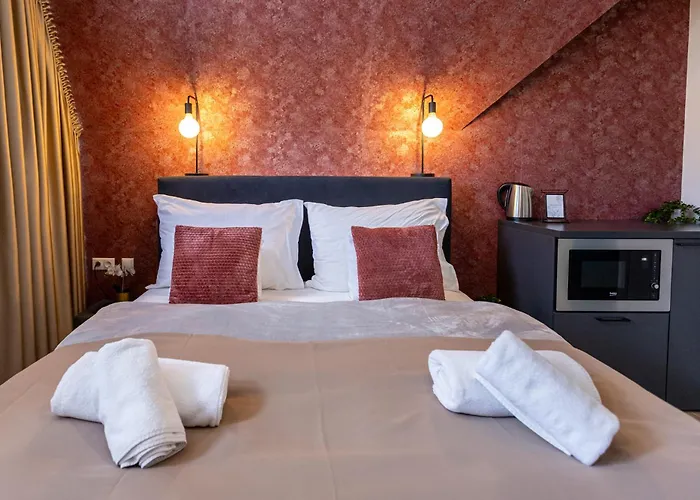 Clariss Pool & Center Отель 4*