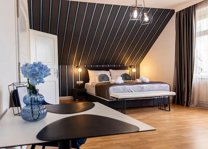 Отель Clariss Pool & Center 4*