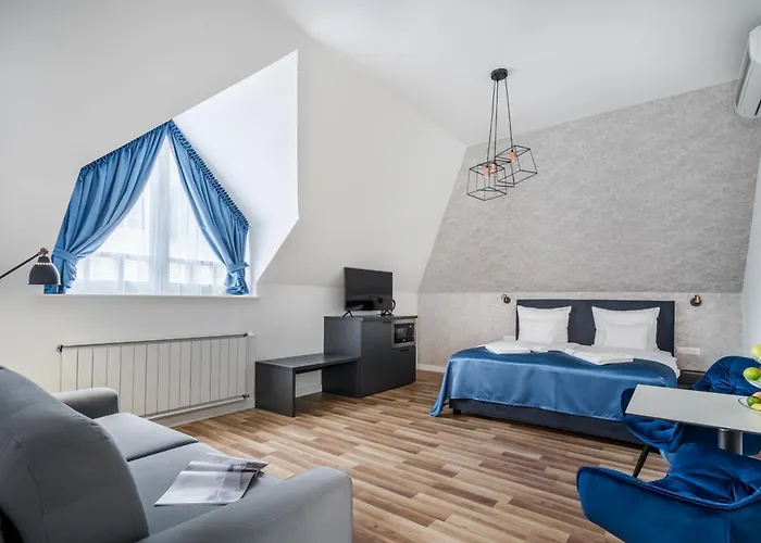 Hotel Clariss Pool & Center 4*