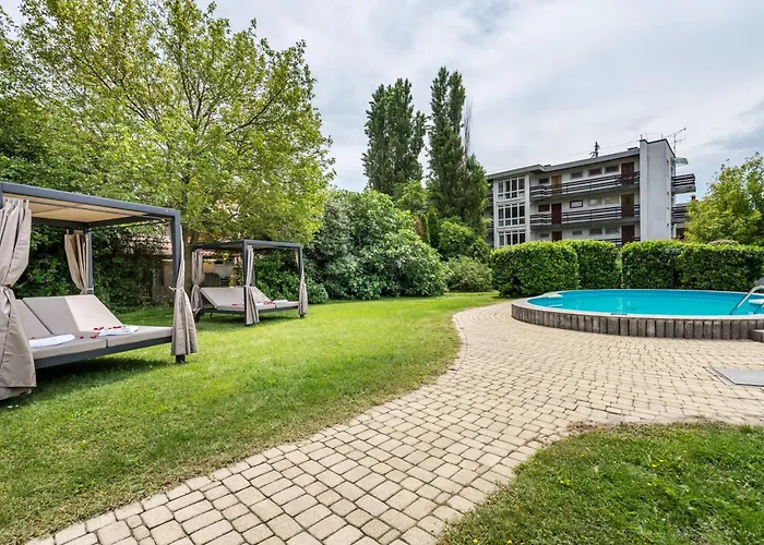 Отель Clariss Pool & Center Балатональмади