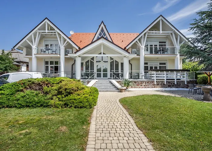 Clariss Pool & Center Balatonalmádi